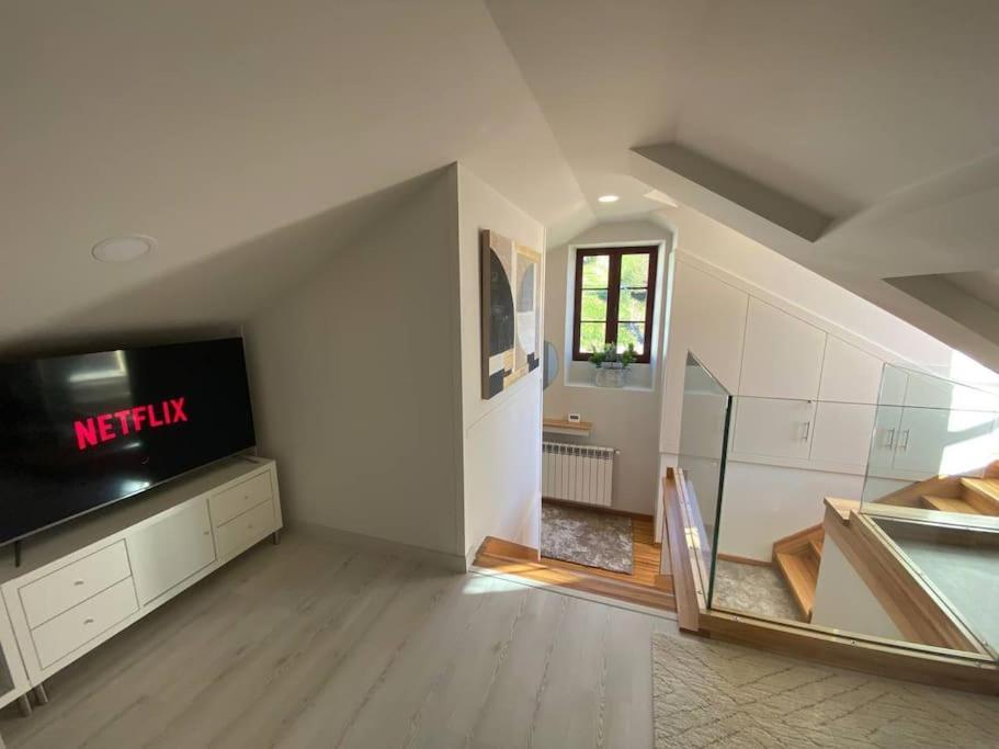 Atico Tipo Loft En San Sadurnino. Apartment